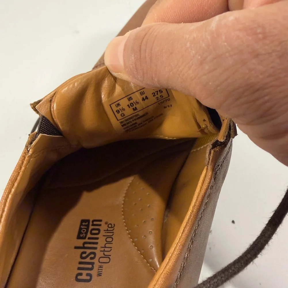 Clarks‎ Men's Tan Leather Oxfords